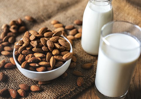 Almond-and-milk-harmony