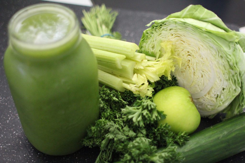 Green-juice-and-vegetables