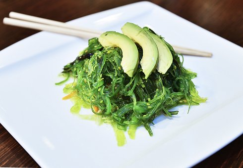 Dishes-with-dried-seaweed