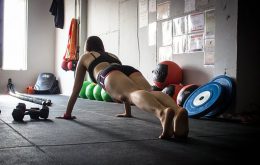 Woman-doing-push-ups